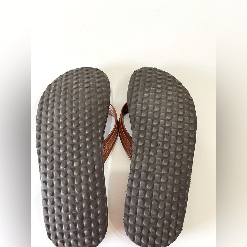 Women’s savvy flip flops size 9 - Picture 3 of 3